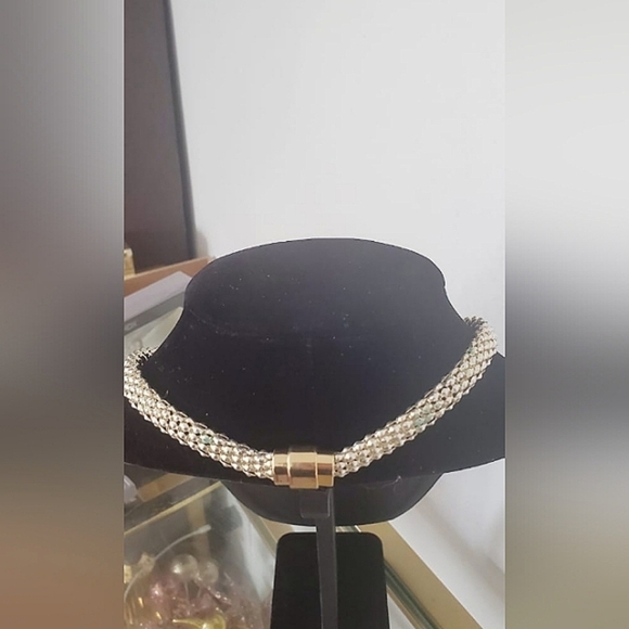 Silver Tone Chainlinks Texture Necklace. 🌴 - Picture 2 of 7